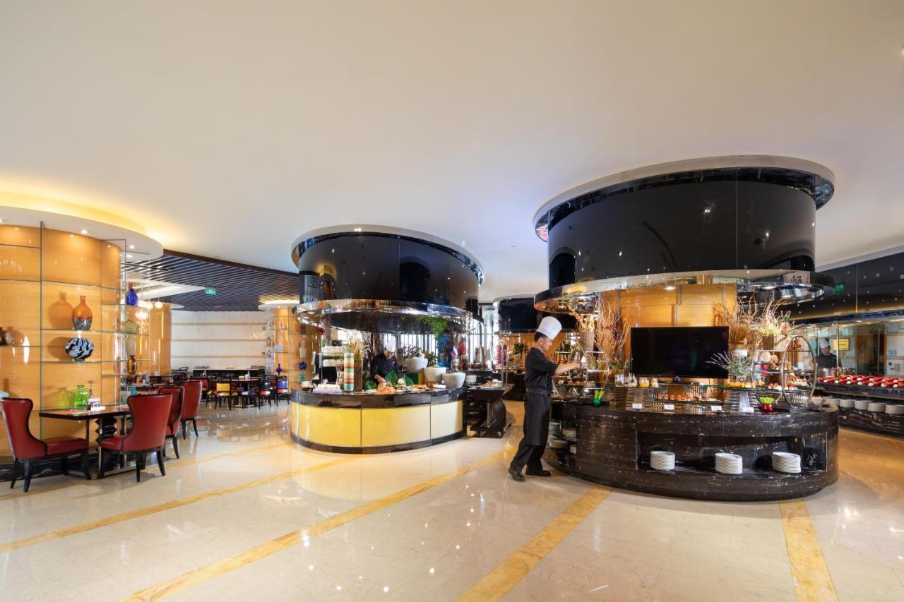 Отель Wyndham Grand Plaza Royale Colorful Yunnan Куньмин Экстерьер фото
