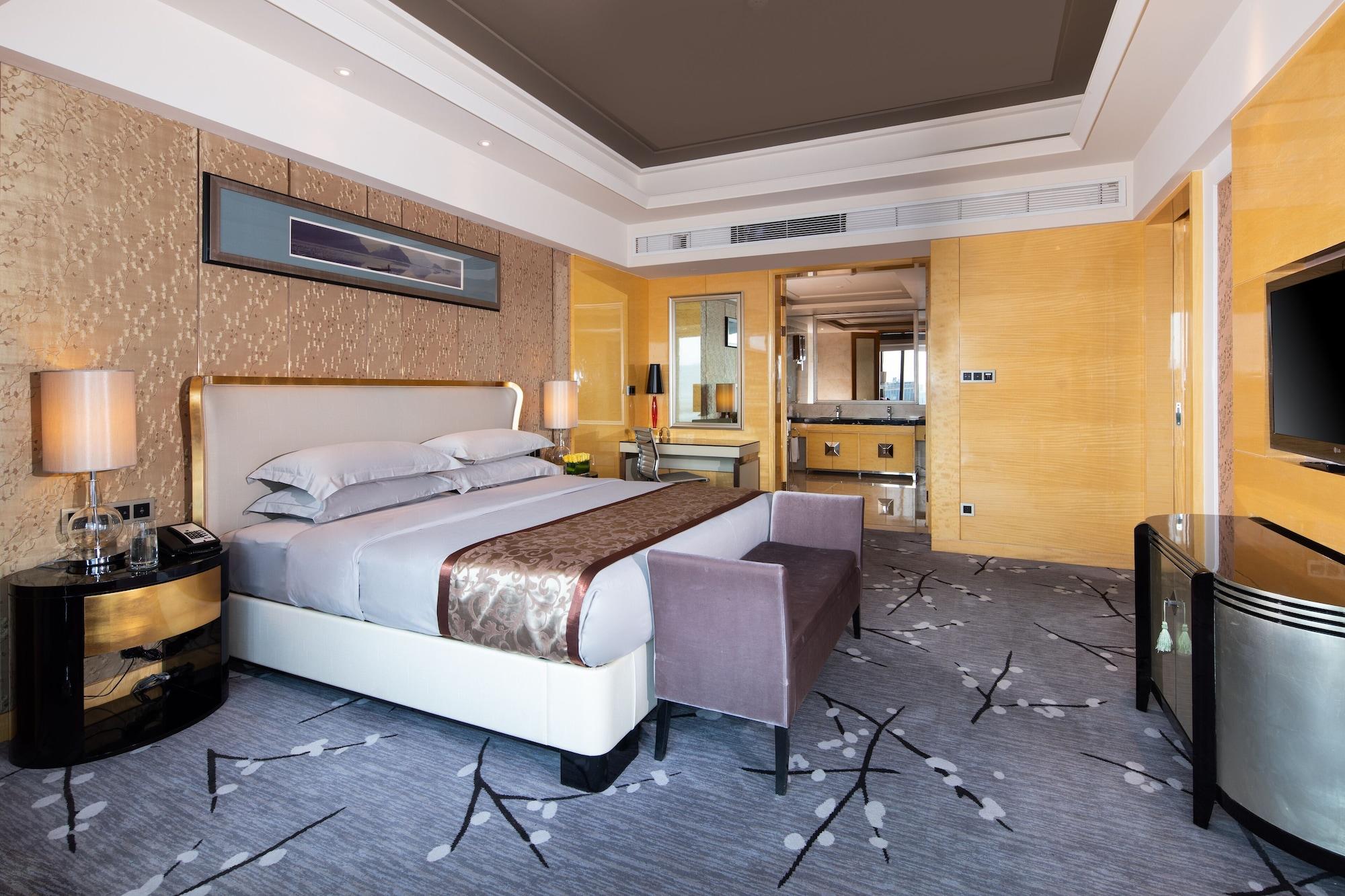 Отель Wyndham Grand Plaza Royale Colorful Yunnan Куньмин Экстерьер фото