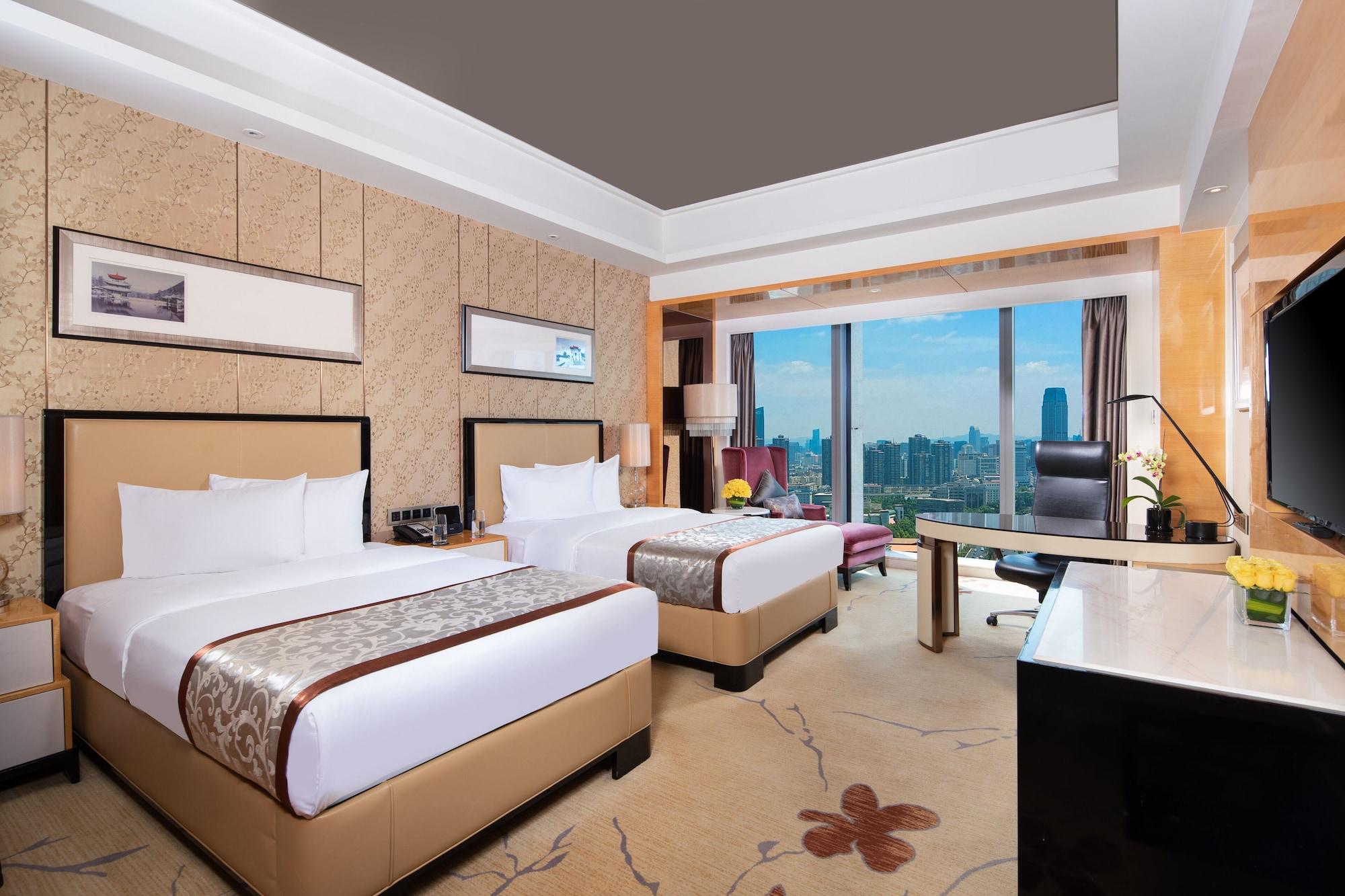 Отель Wyndham Grand Plaza Royale Colorful Yunnan Куньмин Экстерьер фото