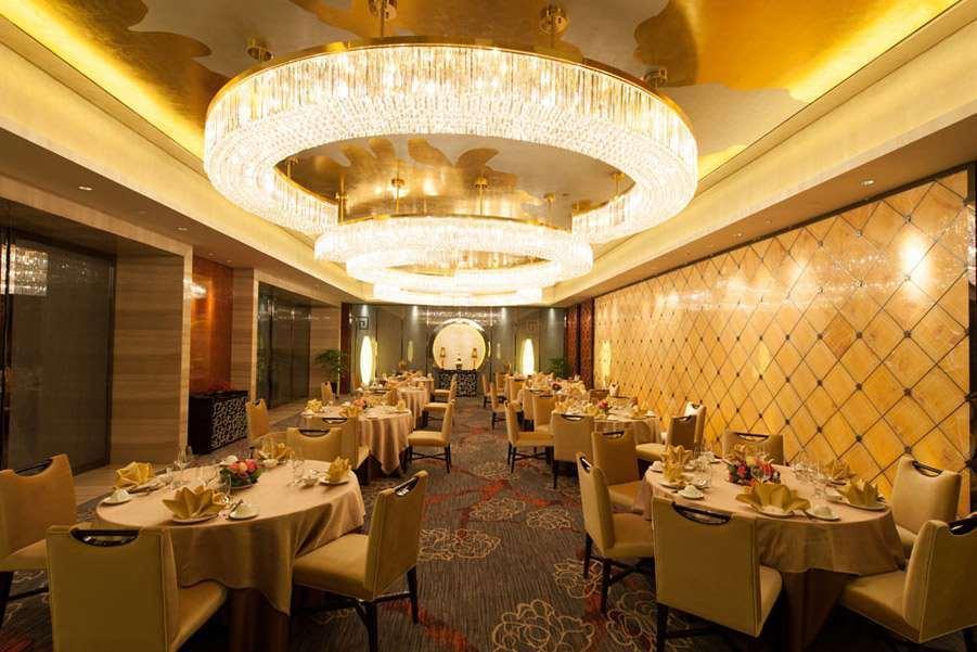 Отель Wyndham Grand Plaza Royale Colorful Yunnan Куньмин Экстерьер фото