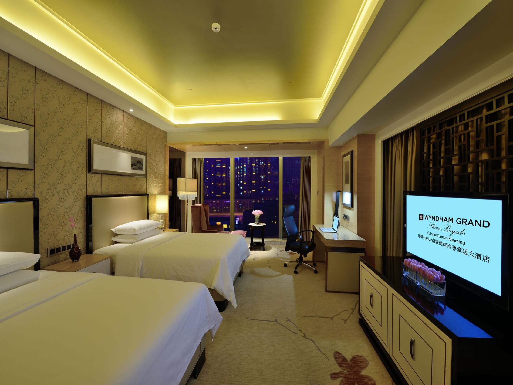 Отель Wyndham Grand Plaza Royale Colorful Yunnan Куньмин Экстерьер фото