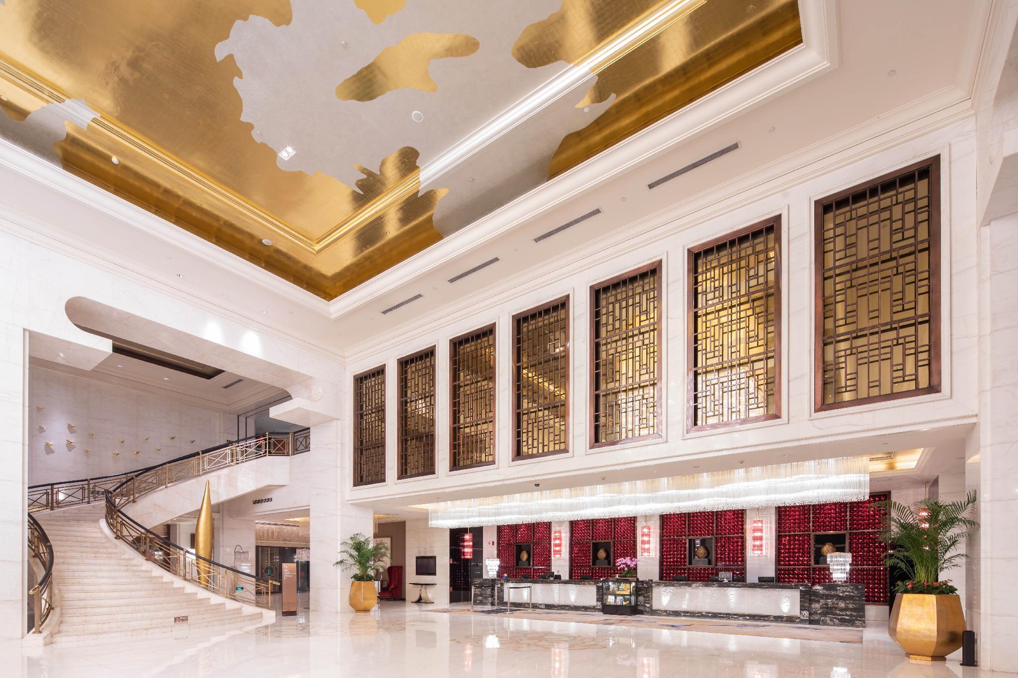 Отель Wyndham Grand Plaza Royale Colorful Yunnan Куньмин Экстерьер фото